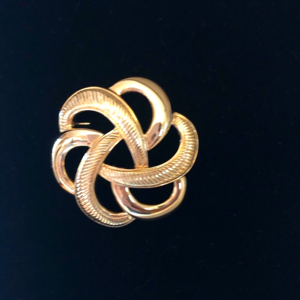 Ladies Monet Brooch